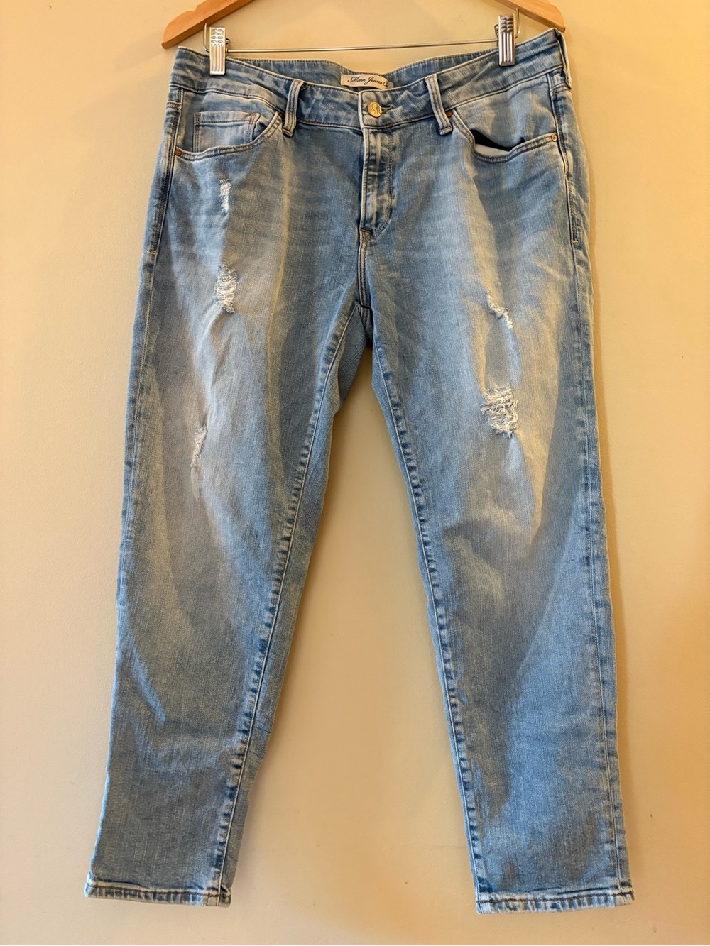 Mavi Distressed Light Wash Boyfriend cropped Jeans, Sz 31x27